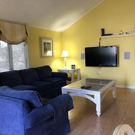 Beautiful Home In Haven Beach With 3 Bedrooms, Internet And Wifi
